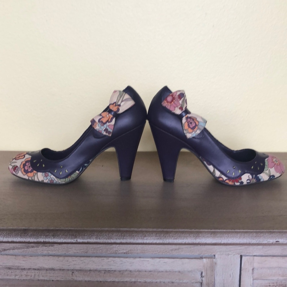 High heeled shoe